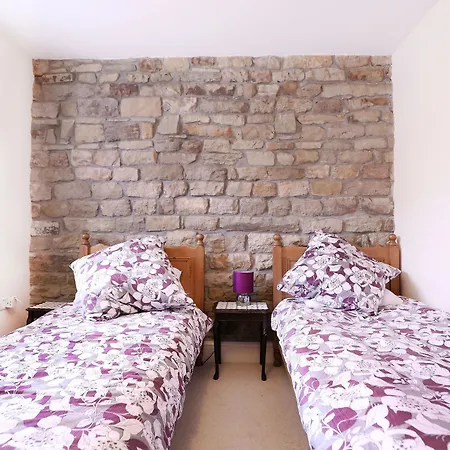 The Willow 3* Pateley Bridge